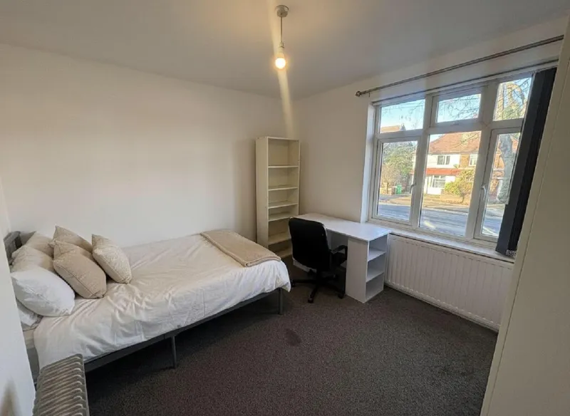 Beeston Road, 4 Rooms 2 baths (House share) NG7 2JQ - Image 4